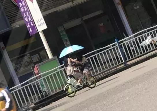 新澳天天开奖资料大全最新版和坐共享单车车篮摔死与共享单车摔倒
