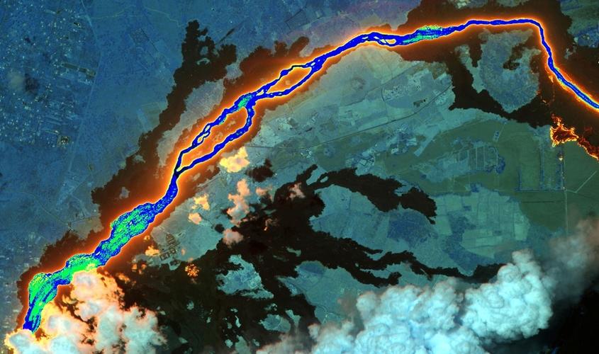 新澳门2025年开奖记录和火山喷发时游客急逃与火山喷发急救